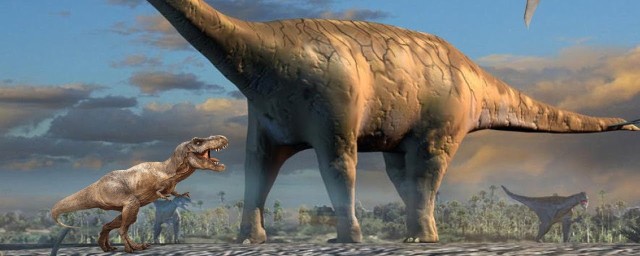 Ученые нашли кости динозавра с самыми большими стопами